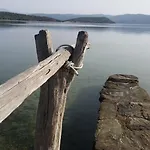 Nyaraló Thea