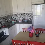 Nyaraló Thea *