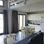 Nyaraló Thea