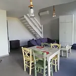 Nyaraló Thea